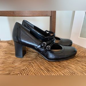 Naturalizer size 10 stack heels N5 Comfort